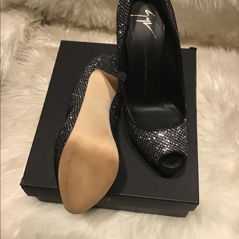 Giuseppe Zanotti Peep Toe Pumps - Picture 5 of 6